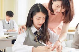 安徽外國語學院繼續(xù)教育學院雙證本科招生專業(yè)有哪些？