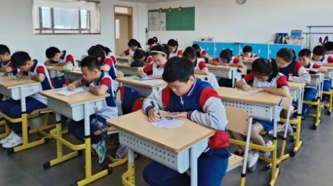 三河市燕橋學校小學六年級硬筆書法比賽實錄：書寫漢字之美，筆墨飄香校園