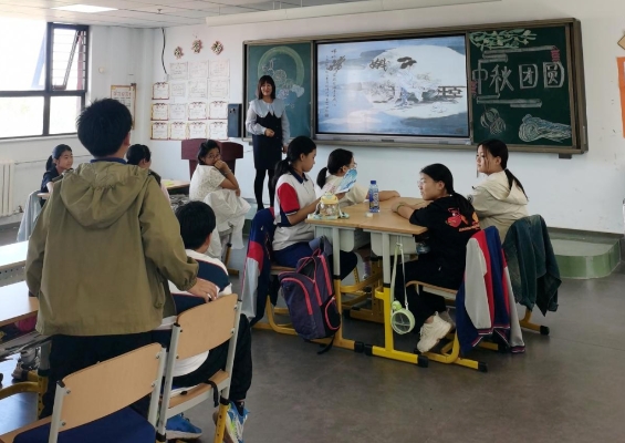 三河市燕橋?qū)W校小學(xué)3至6年級(jí)中秋節(jié)活動(dòng)：月亮上枝頭，街星映滿天