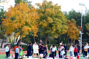 北京市匯賢學(xué)校開(kāi)展跳蚤市場(chǎng)愛(ài)心義捐活動(dòng)！
