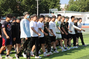 北京懷柔索蘭諾中學(xué)高一新生軍訓(xùn)風(fēng)采！