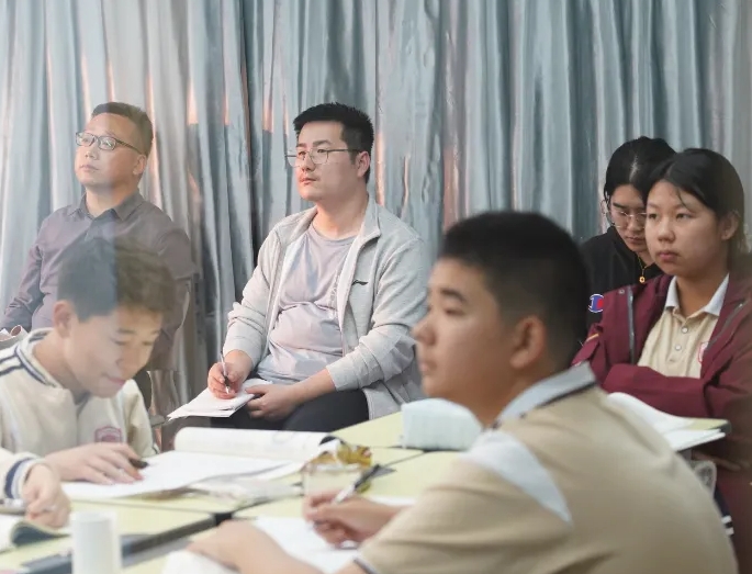 攜手精英，共筑高效課堂新篇章--石家莊精英中學(xué)優(yōu)秀教師蒞臨北京東方紅學(xué)校交流紀(jì)實(shí)
