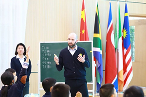 北京市朝陽區(qū)忠德學(xué)校外教英語怎么上課？你絕對想不到！