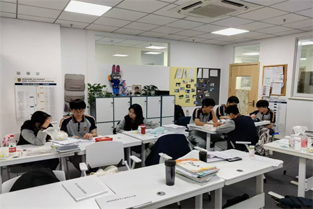 北京東方紅學(xué)校學(xué)費(fèi)2025年上調(diào)了嗎？附學(xué)校最新收費(fèi)標(biāo)準(zhǔn)表