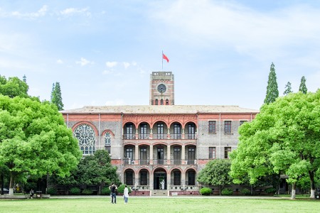 北京市豐臺(tái)區(qū)新北賦學(xué)校學(xué)費(fèi)是什么檔次，中考380分可以上嗎？