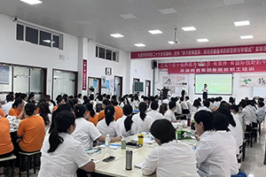 華油榮德小學(xué)開展2025年暑期教職工培訓(xùn)：養(yǎng)天地正氣，做真正教育！